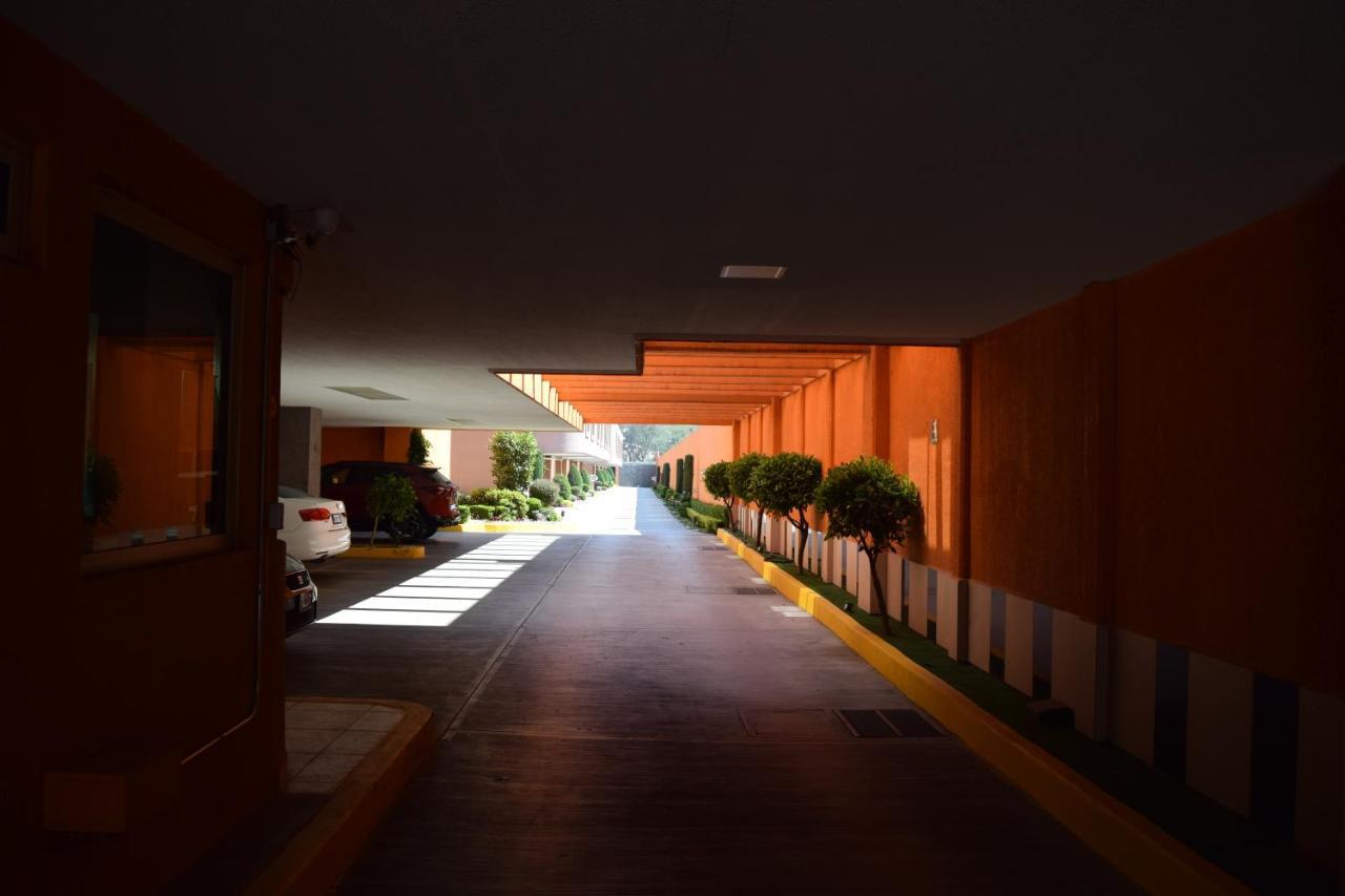 Hotel & Suites La Marquesa Toluca Kültér fotó